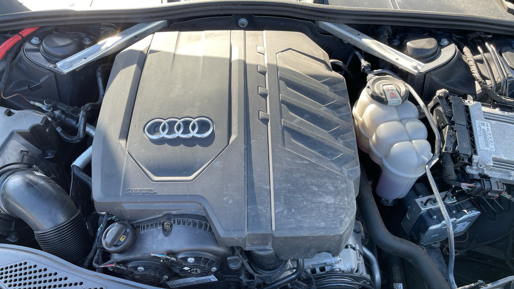 Audi A4 Avant Technik Silver #25