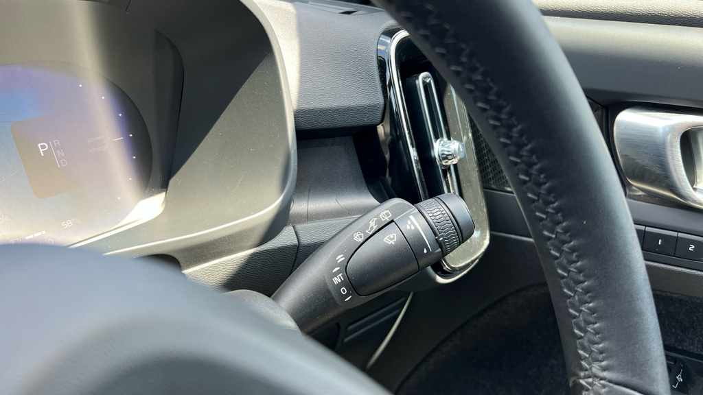 Volvo XC40 Core Grey #31