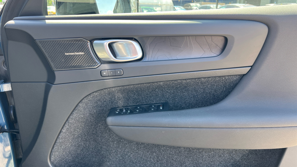 Volvo XC40 Core Grey #34