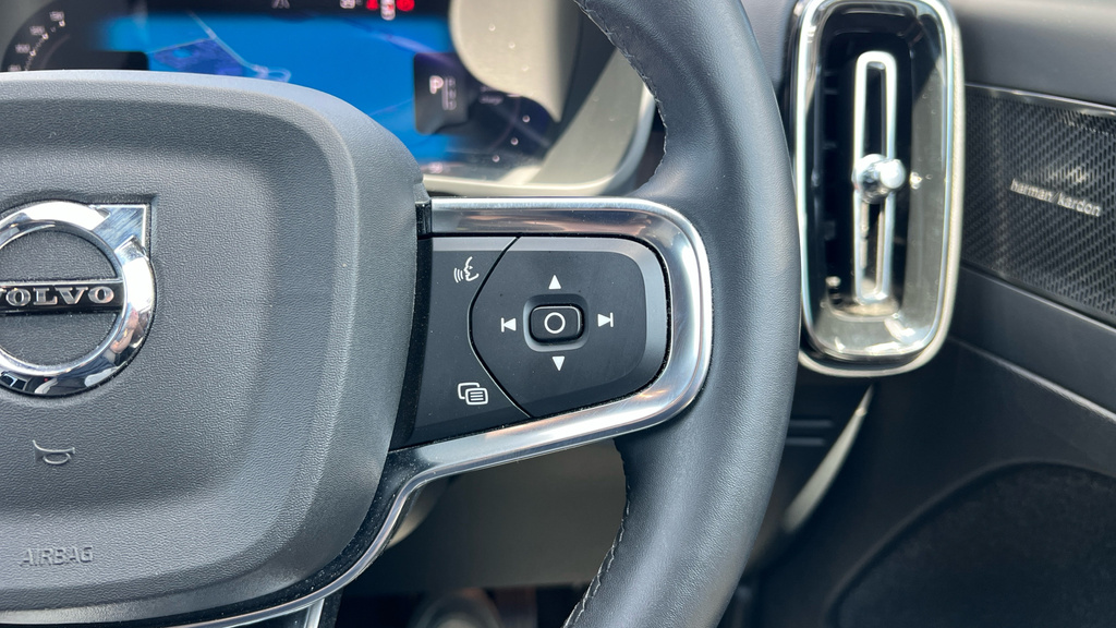 Volvo XC40 Core Grey #30