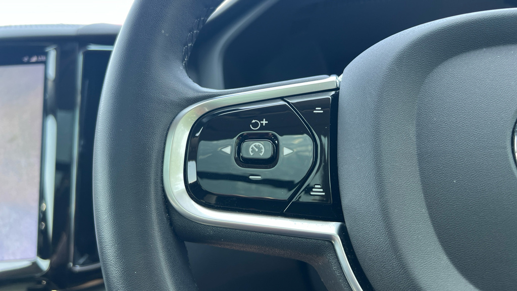 Volvo XC60 Plus Blue #28