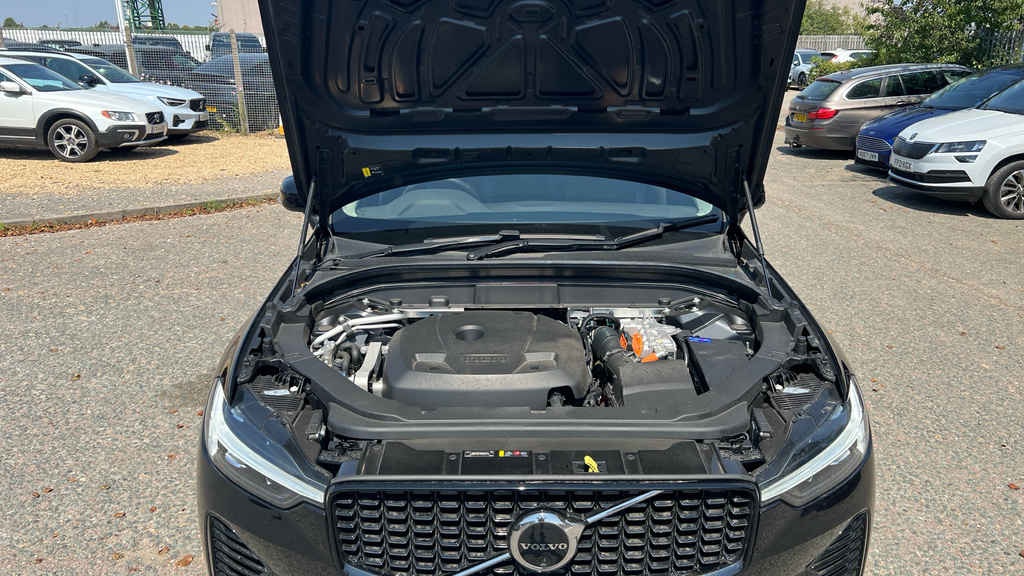 Volvo XC60 Plus Blue #19