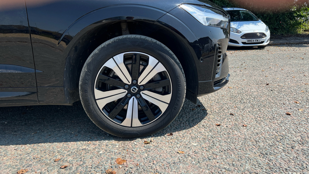 Volvo XC60 Plus Blue #20