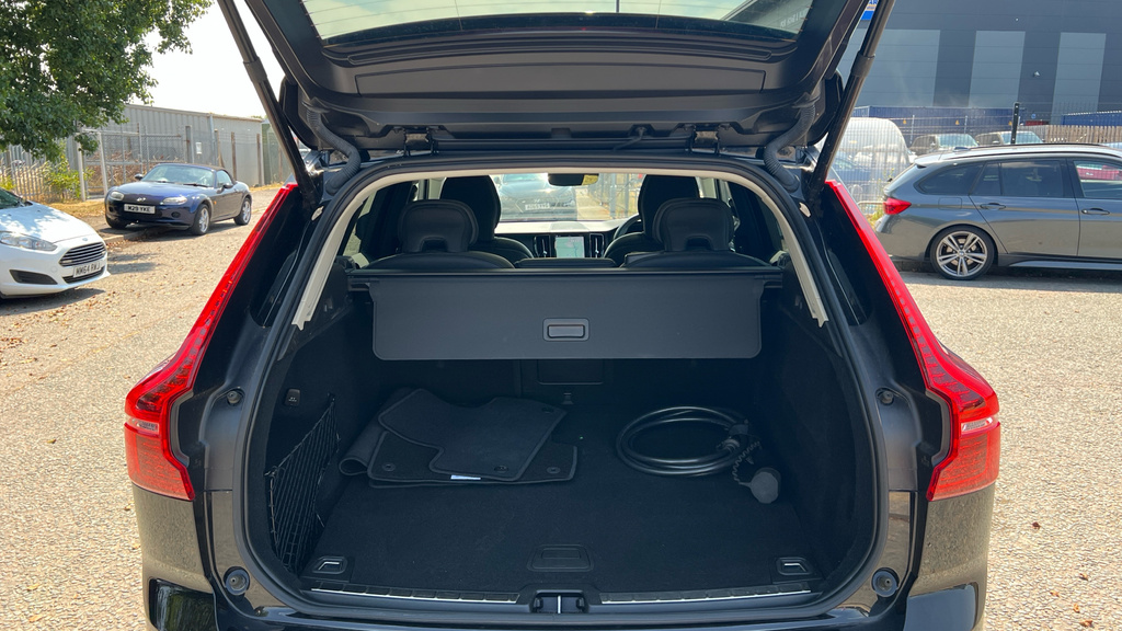 Volvo XC60 Plus Blue #18