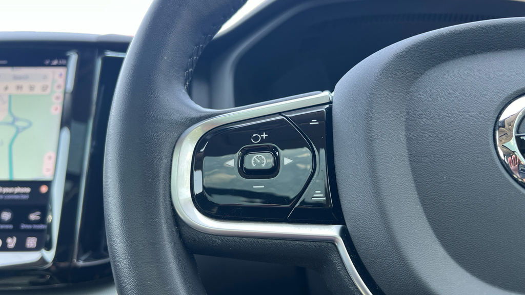 Volvo XC60 Plus Blue #14