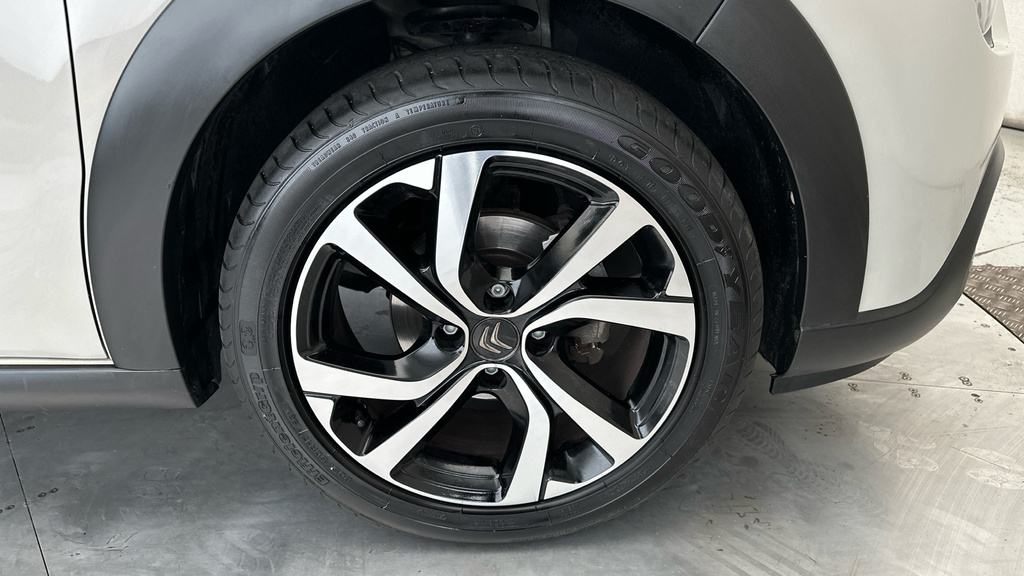 Citroen C3 1.2 Puretech Shine Plus #25