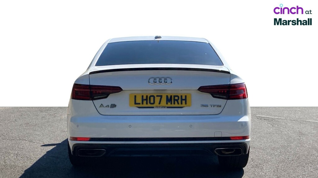 Audi A4 Technik Black #4