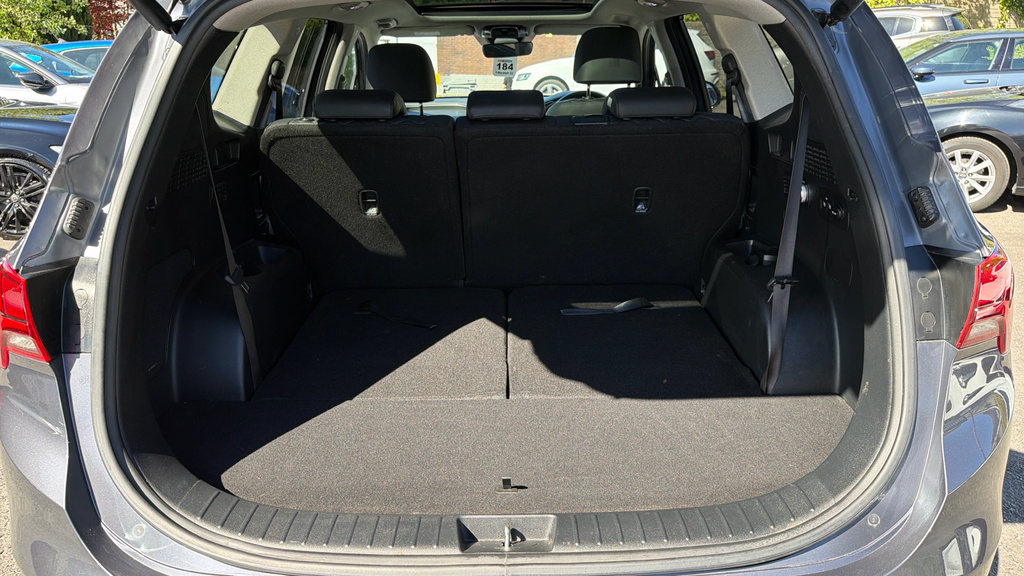 Hyundai Santa Fe Ultimate White #20