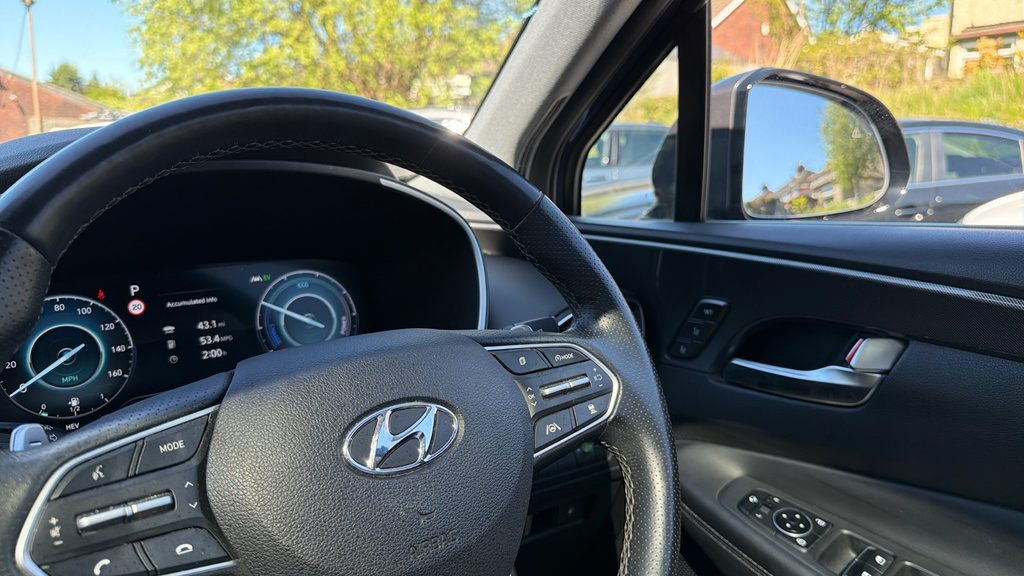 Hyundai Santa Fe Ultimate White #31