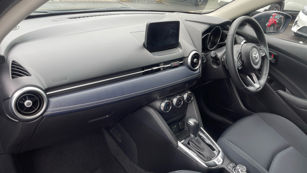 Mazda 2 White #12