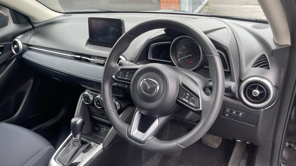 Mazda 2 White #11