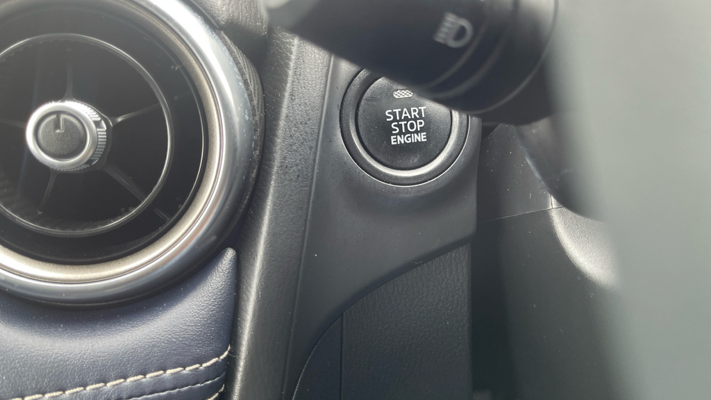 Mazda 2 White #16