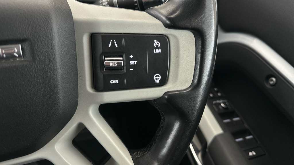 Land Rover Defender Core Black #16