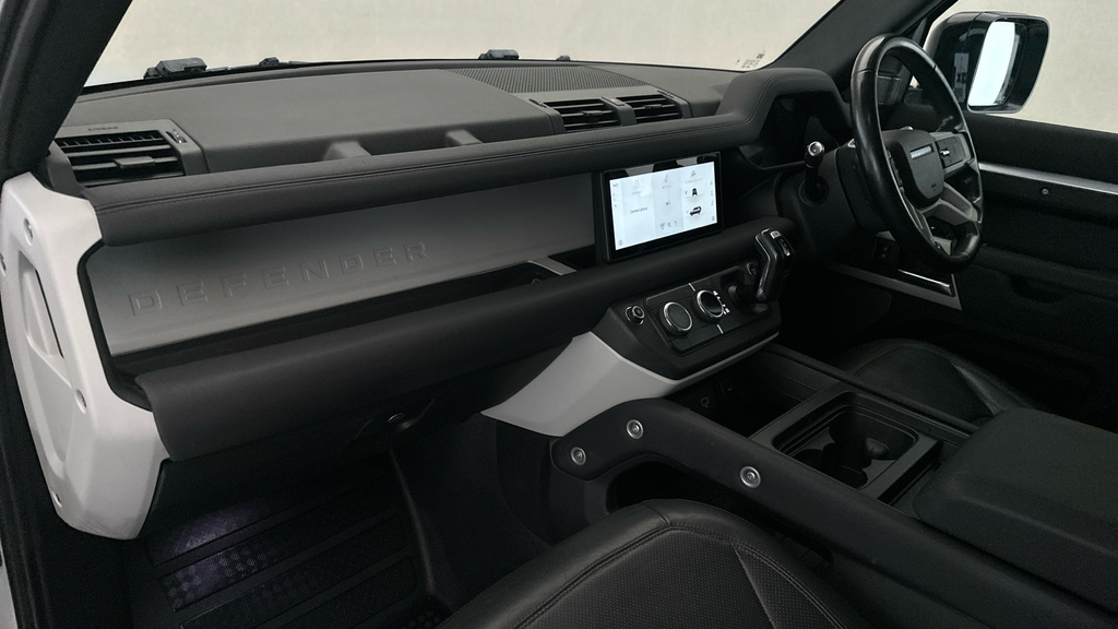 Land Rover Defender Core Black #13