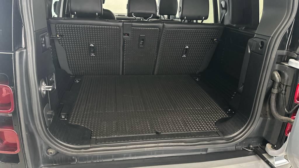 Land Rover Defender Core Black #23