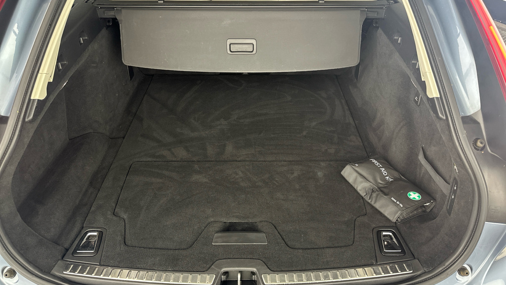 Volvo V90 D4 R-design Navigation, Climate Pack, Grey #21
