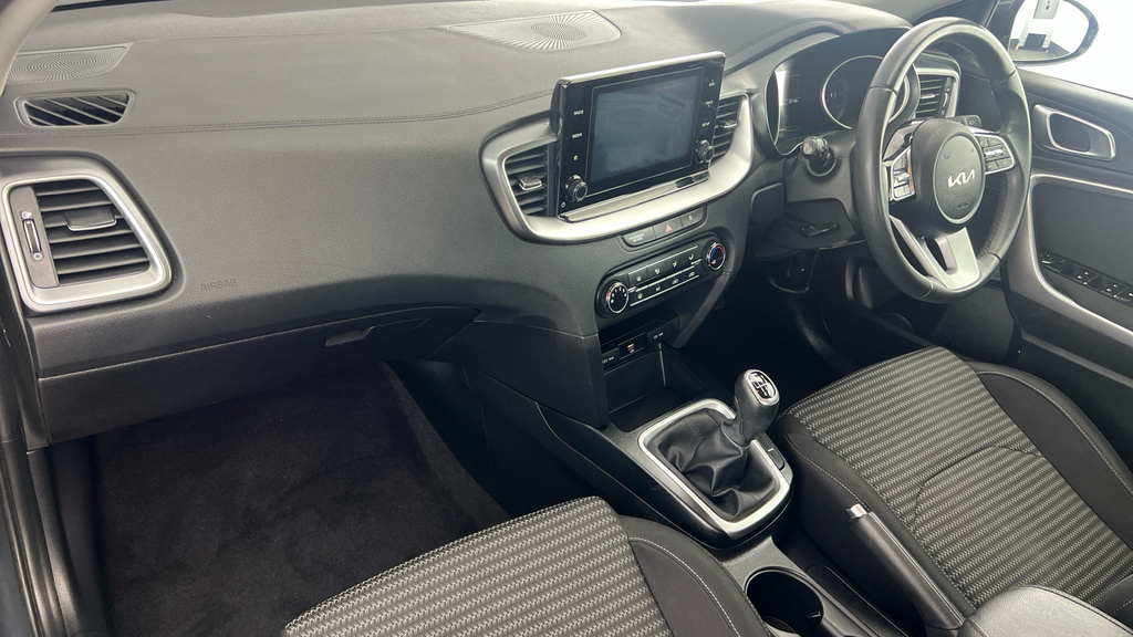 Kia Xceed 2 Black #13
