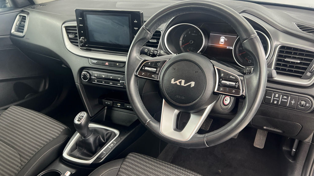 Kia Xceed 2 Black #9