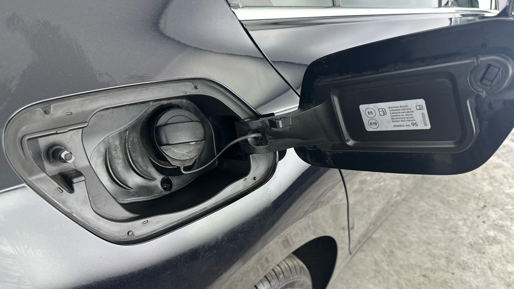 Volkswagen Golf Gti Tsi Dsg Black #32