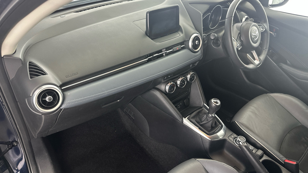 Mazda 2 Mazda 2 Se-l Silver #10