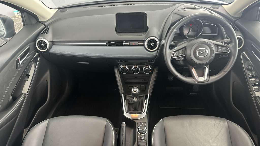 Mazda 2 Mazda 2 Se-l Silver #15