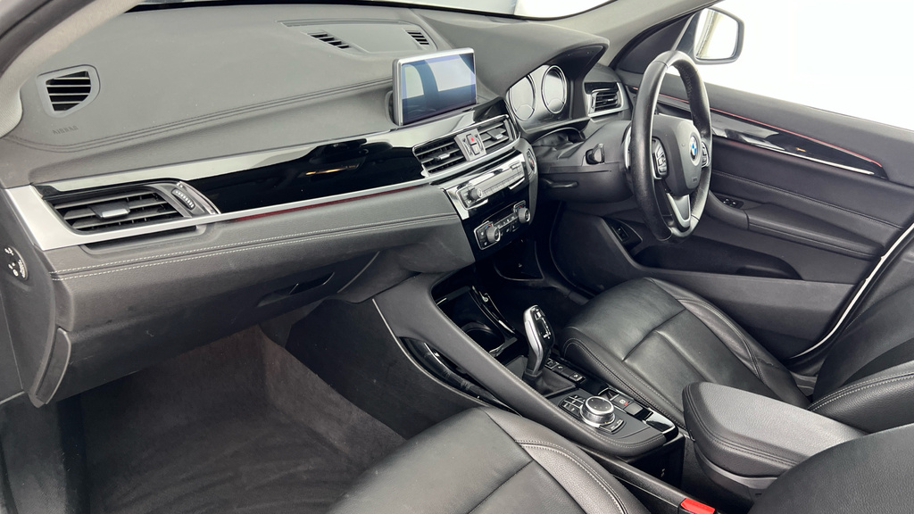 BMW X1 Se Black #10