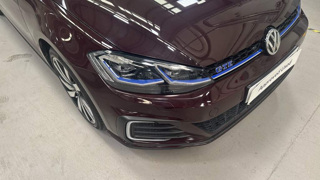 Volkswagen Golf Hatchback Red #49