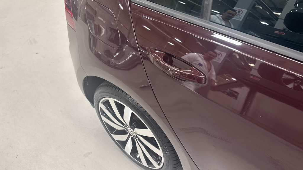 Volkswagen Golf Hatchback Red #52