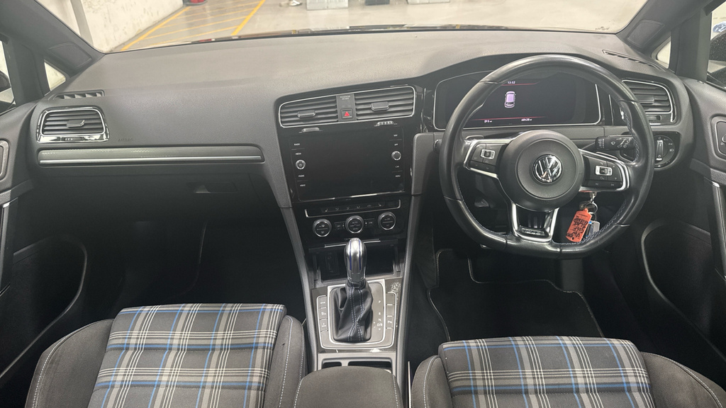 Volkswagen Golf Hatchback Red #11
