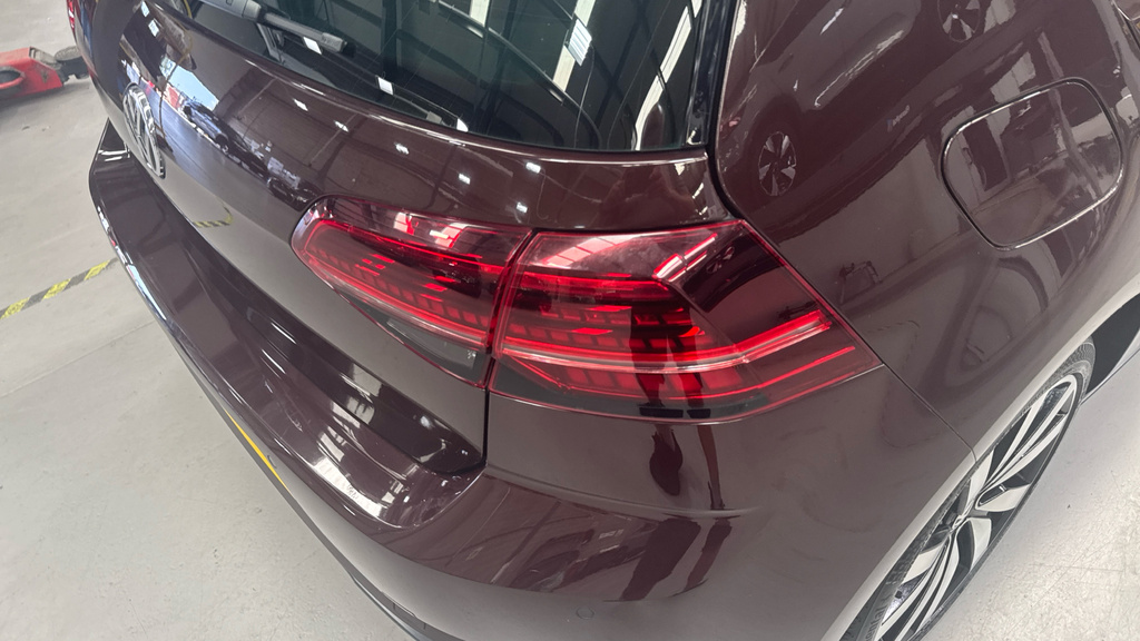 Volkswagen Golf Hatchback Red #53