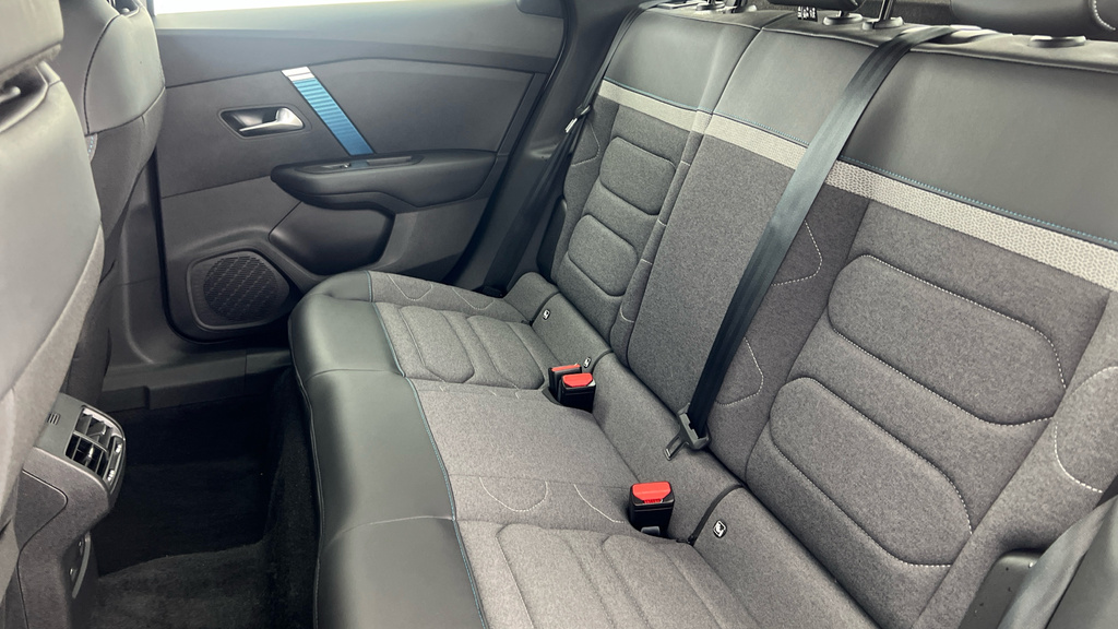 Citroen e-C4 Shine Blue #25