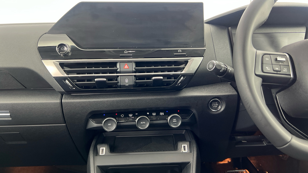 Citroen e-C4 Shine Blue #23