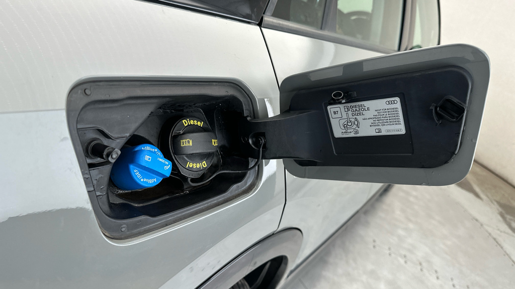 Audi Q2 Tdi S Line Blue #26