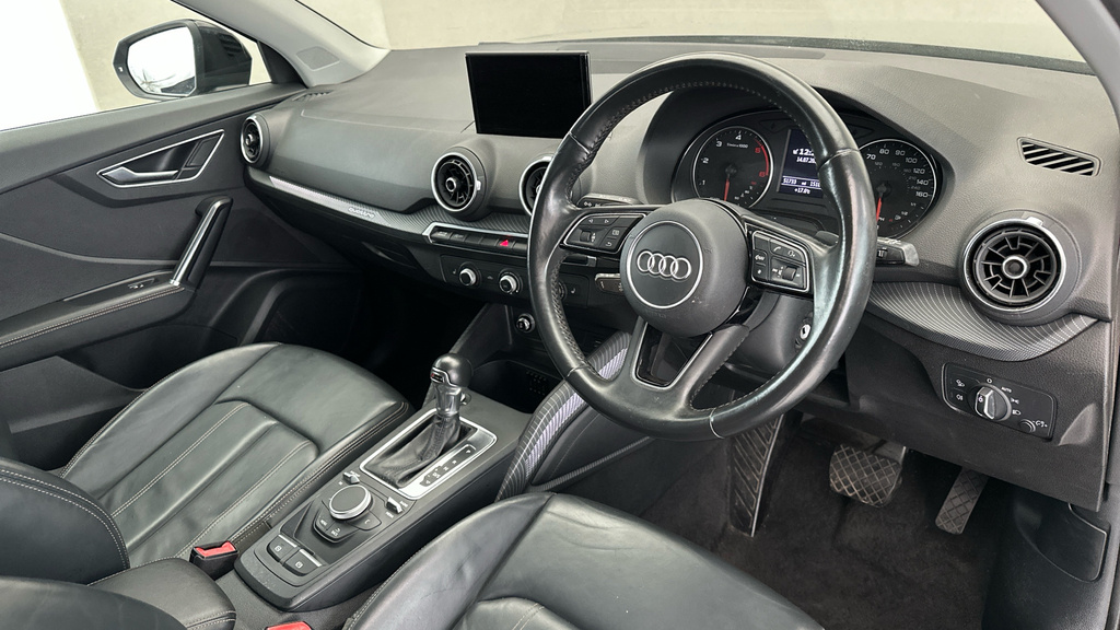 Audi Q2 Tdi S Line Blue #10