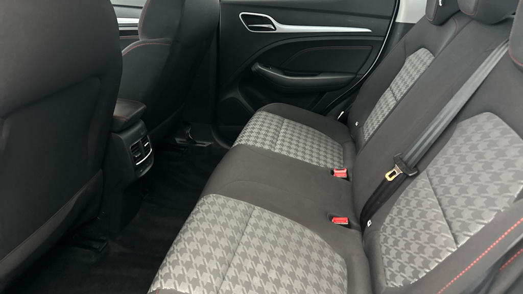 MG ZS Excite Black #19