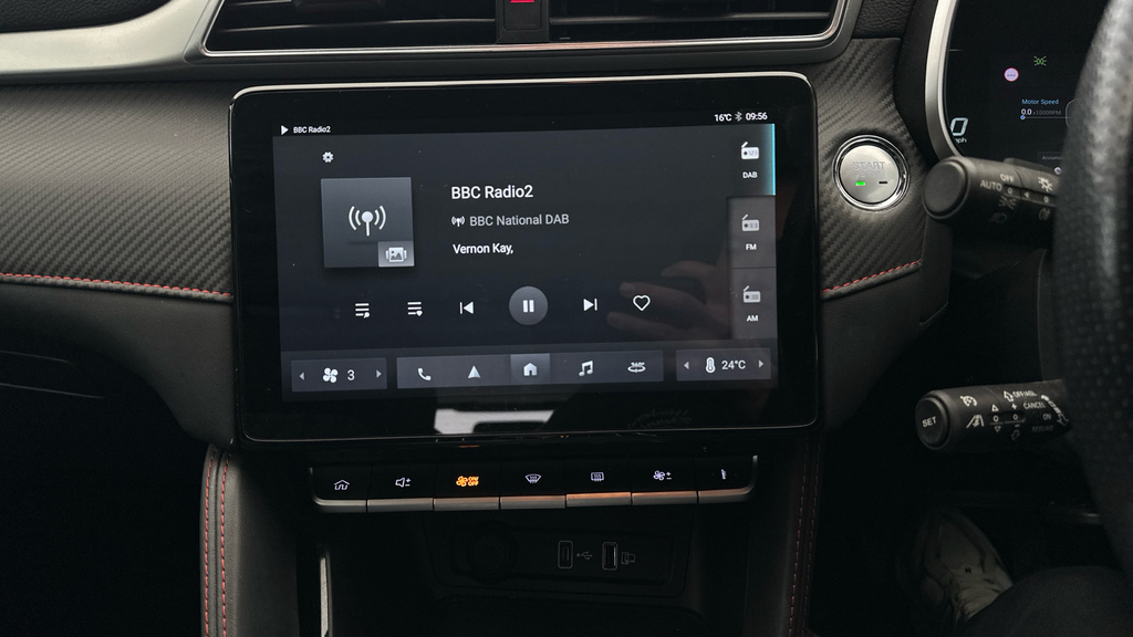 MG ZS Excite Black #15
