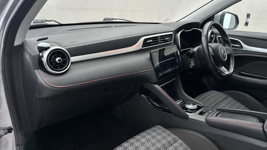 MG ZS Excite Black #11