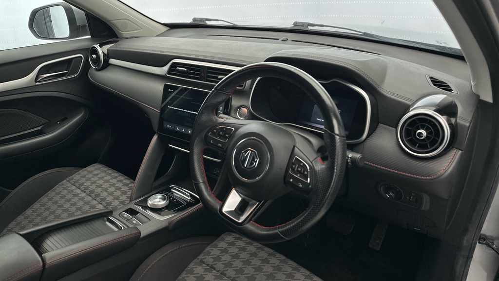 MG ZS Excite Black #10