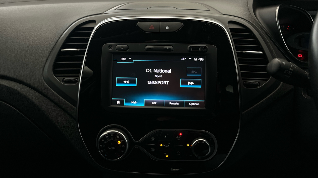 Renault Captur  Orange #13