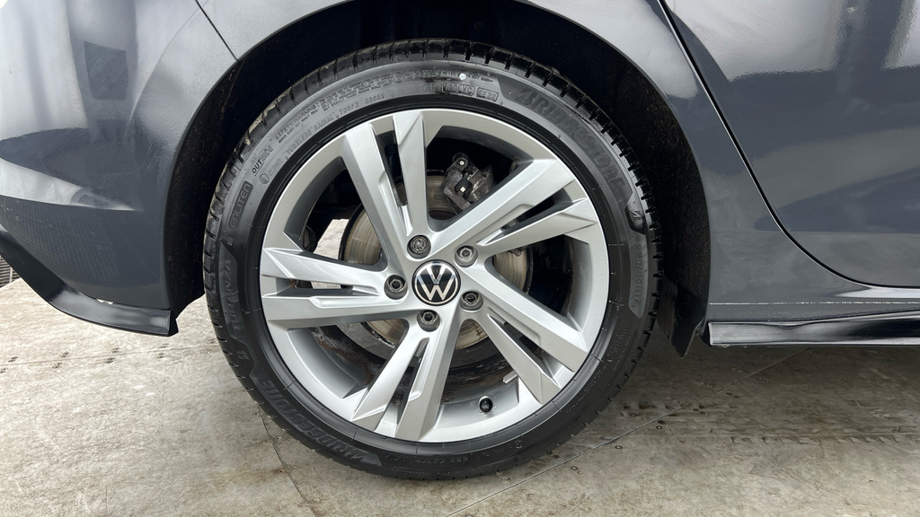 Volkswagen Golf Active White #30