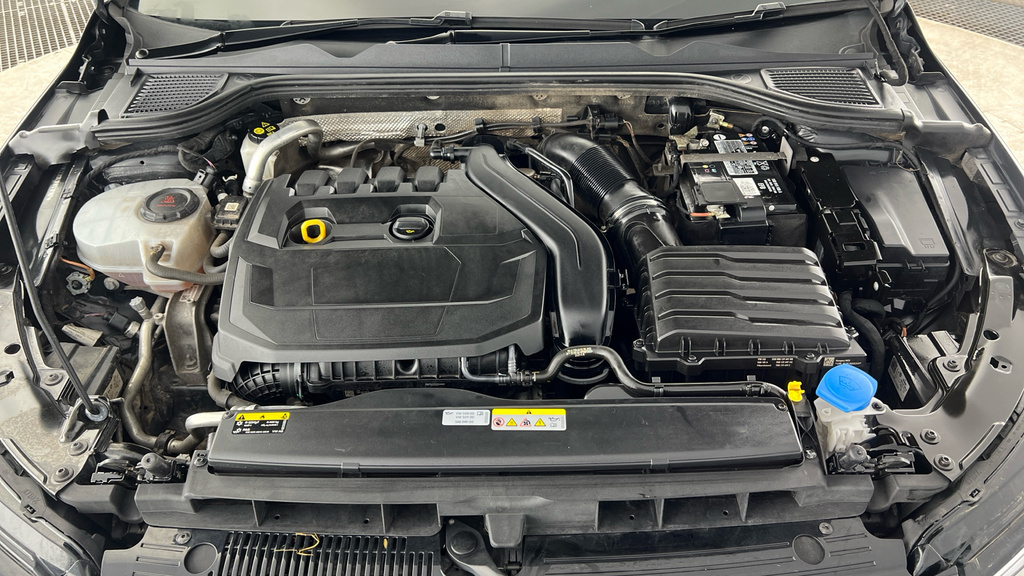 Volkswagen Golf Active White #27