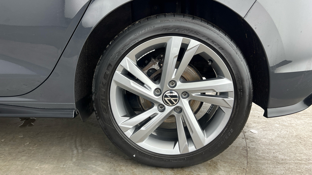 Volkswagen Golf Active White #29