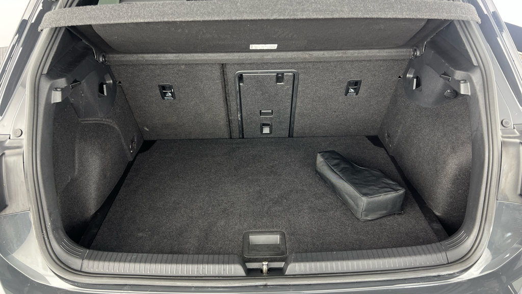 Volkswagen Golf Active White #26