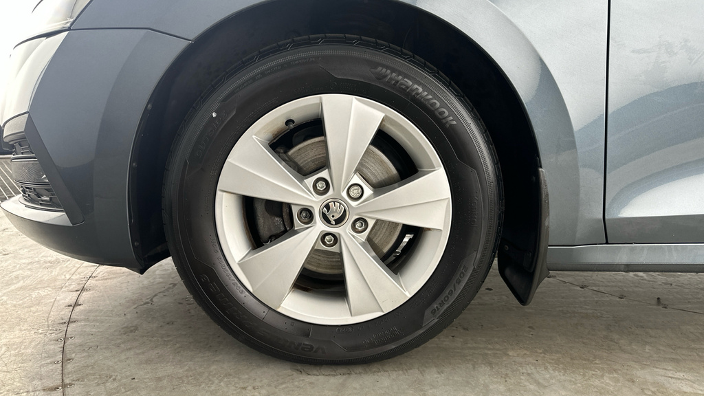 Skoda Octavia Hatchback Grey #27