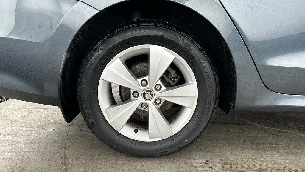 Skoda Octavia Hatchback Grey #29