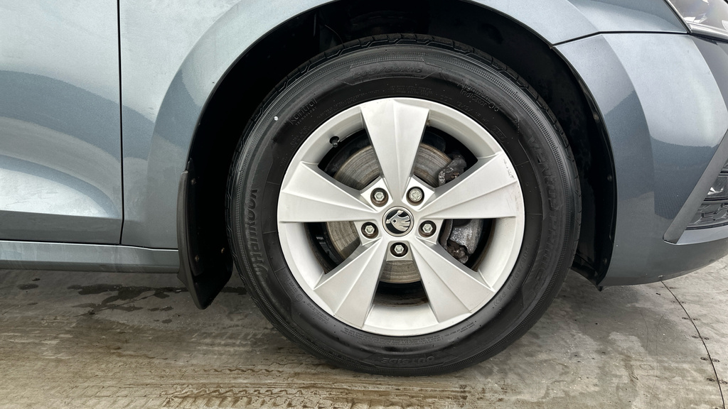 Skoda Octavia Hatchback Grey #30