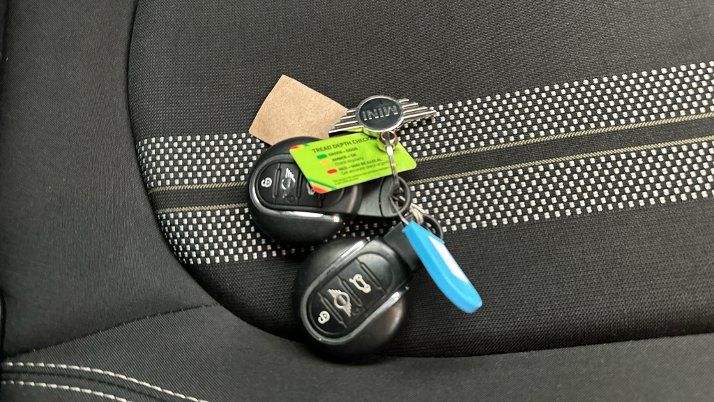 Mini Hatch Level 3 Black #25