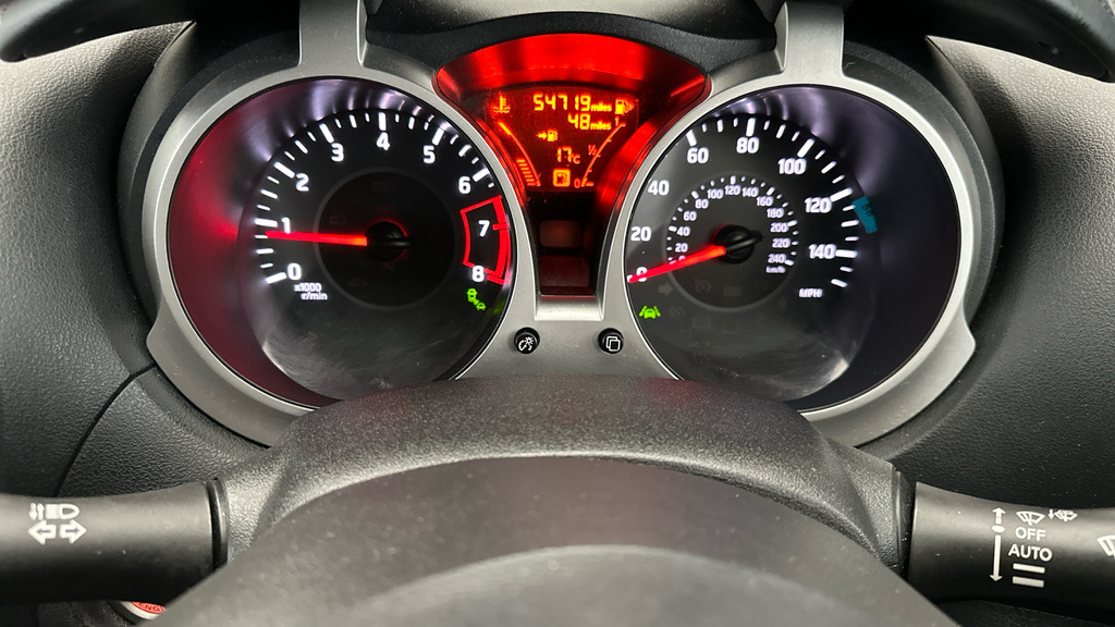 Nissan Juke Juke Visia Red #17