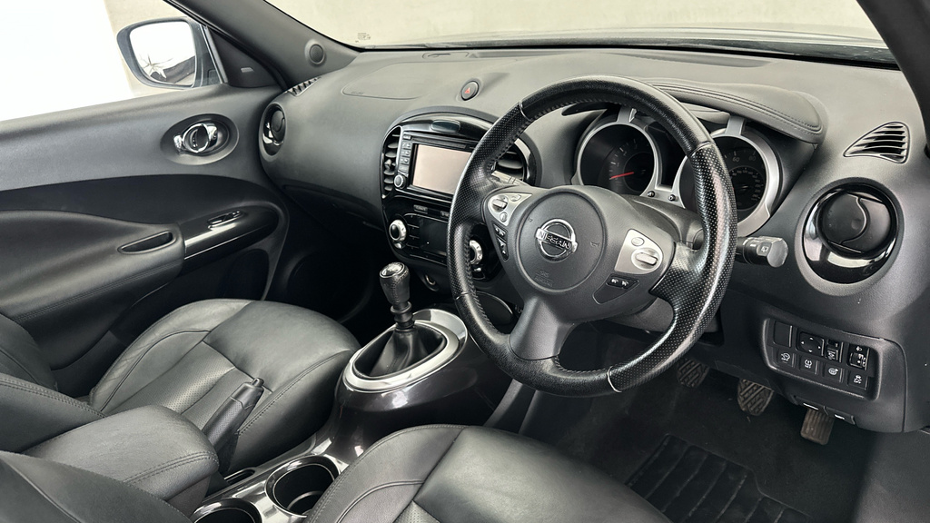Nissan Juke Juke Visia Red #9