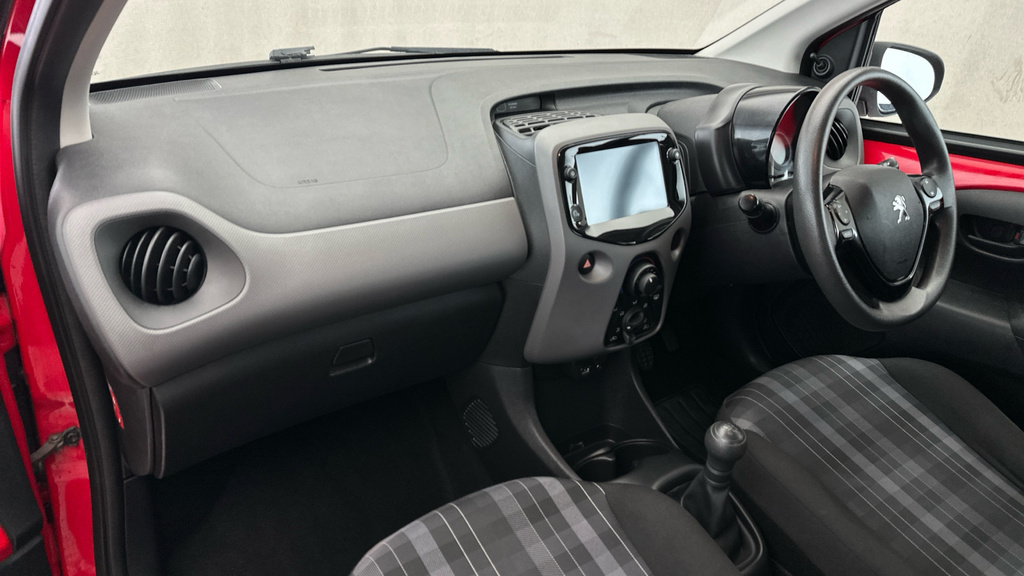 Peugeot 108 Active Red #10